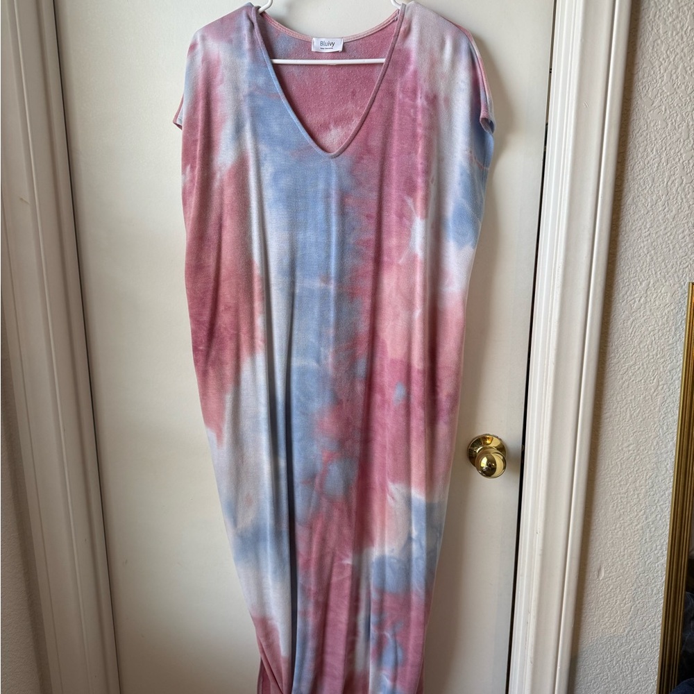 Bluivy Pink and Blue V-Neck Maxi Sundress